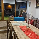 юндовата къща