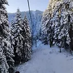 юндовата къща 度假居 *