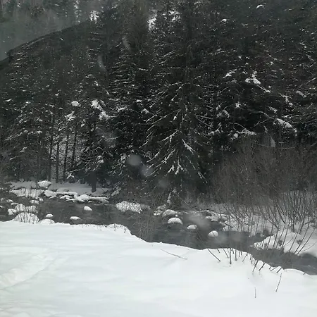 юндовата къща *