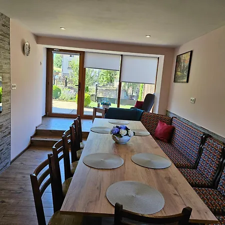 юндовата къща