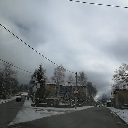 юндовата къща * Beli Iskar