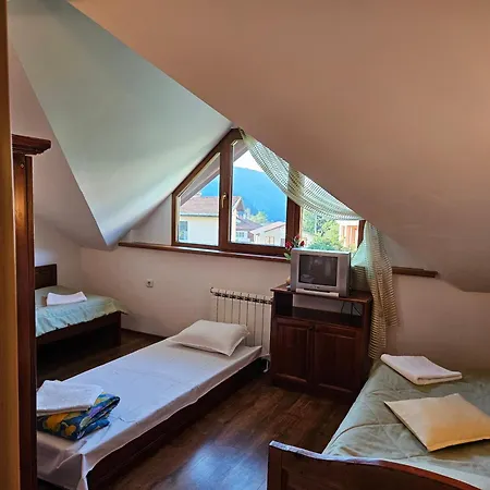 юндовата къща