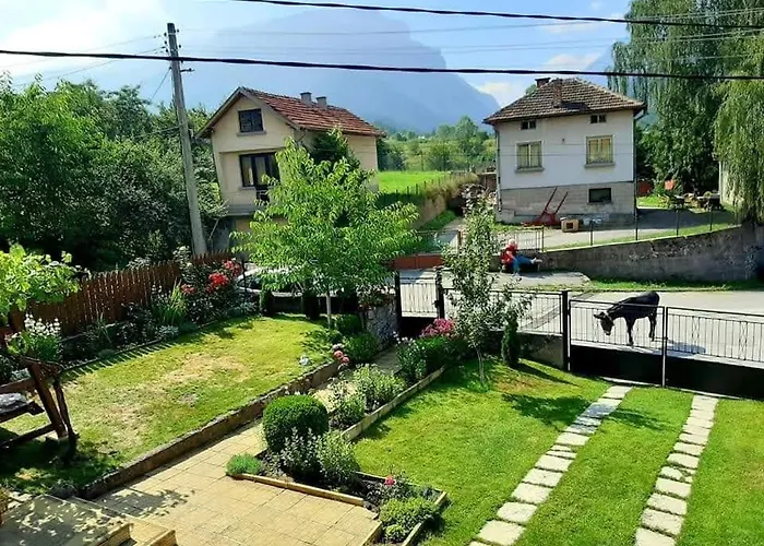 юндовата къща בית נופש