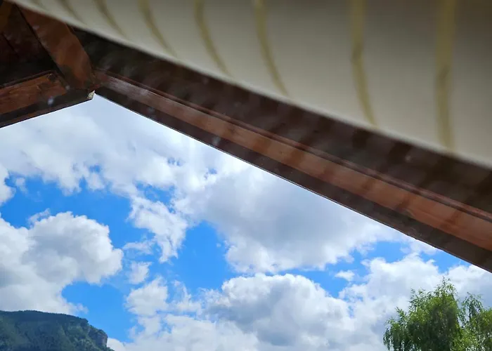 юндовата къща בית נופש