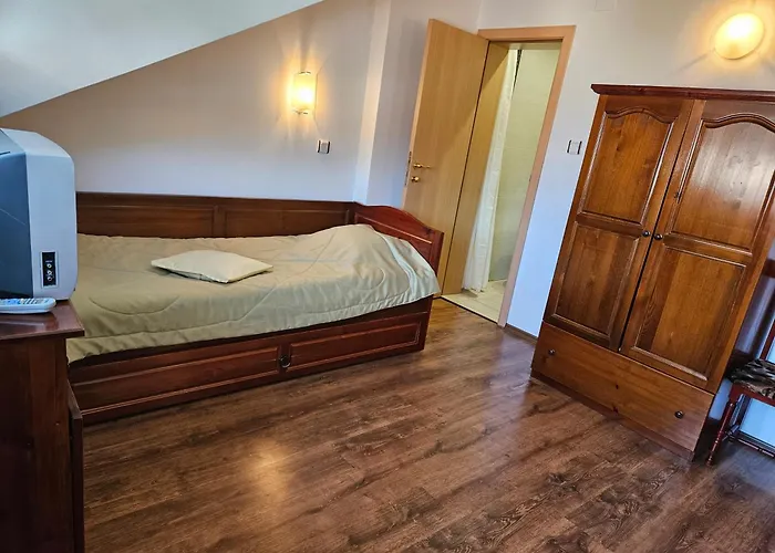 юндовата къща * בלי איסקור