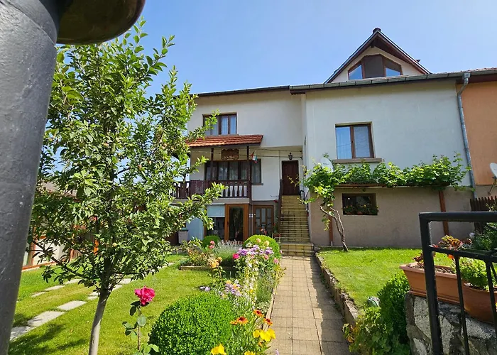 юндовата къща * בלי איסקור